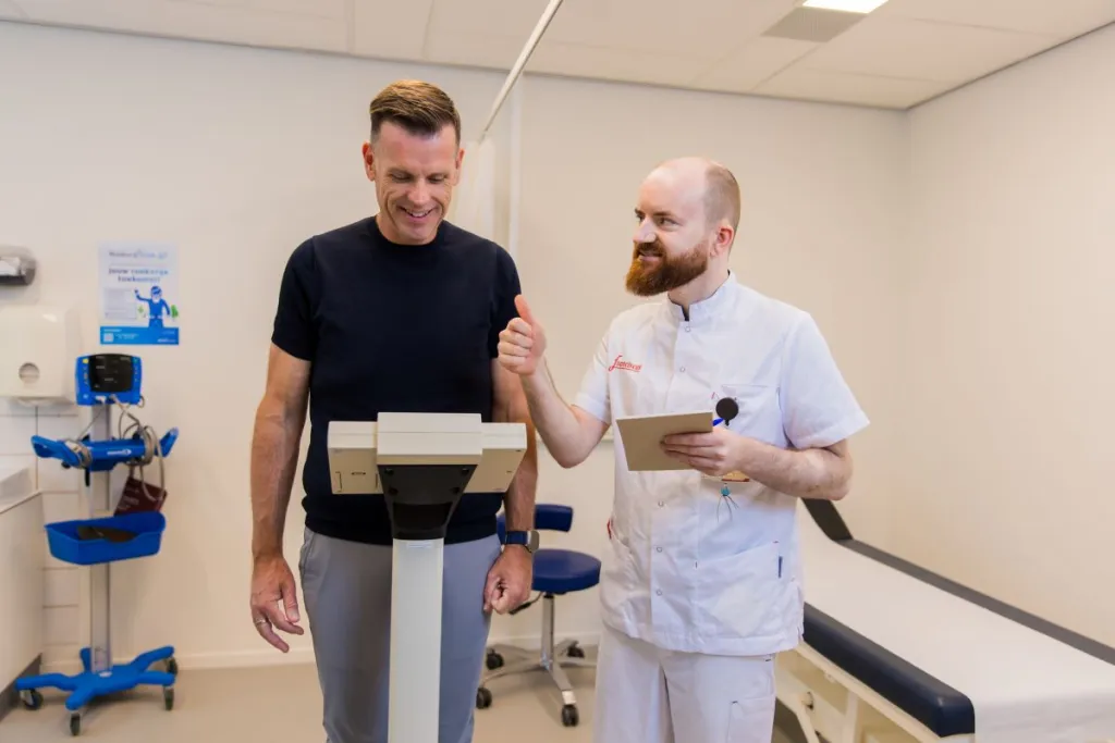 Weegmoment van een patiënt bij het Franciscus Obesitas Centrum