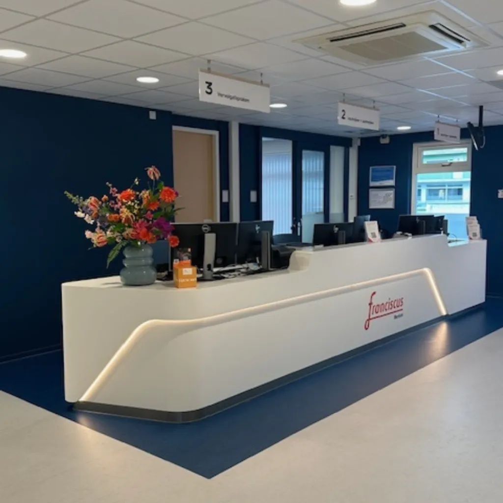 Nieuwe balie in Franciscus Berkel