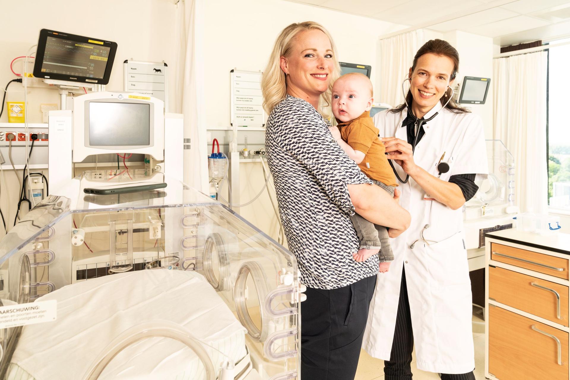 Annemarieke met te vroeg geboren kinderen