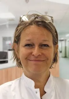 N. van der Kleef, revalidatie-arts