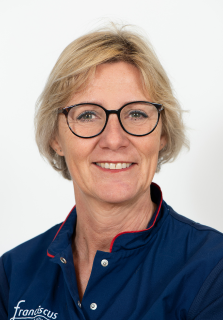 C.B. Smith, Gipsverbandmeester
