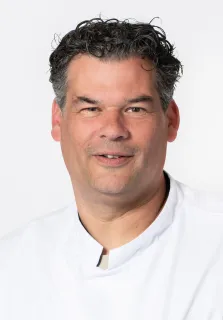 Soesman, N.M.R. Chirurg